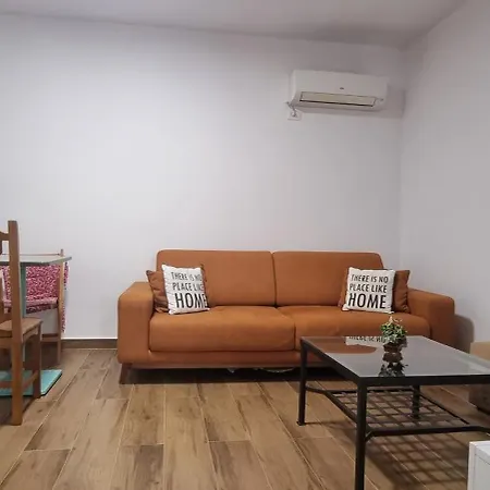 Lalas 2 Apartment