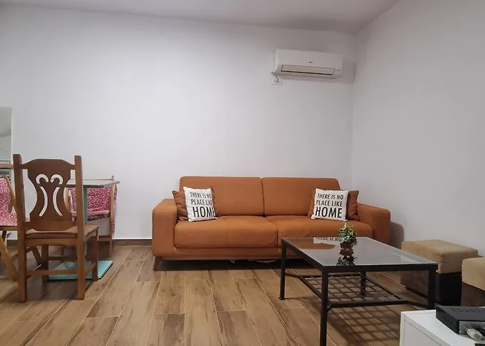 Lalas 2 Apartment